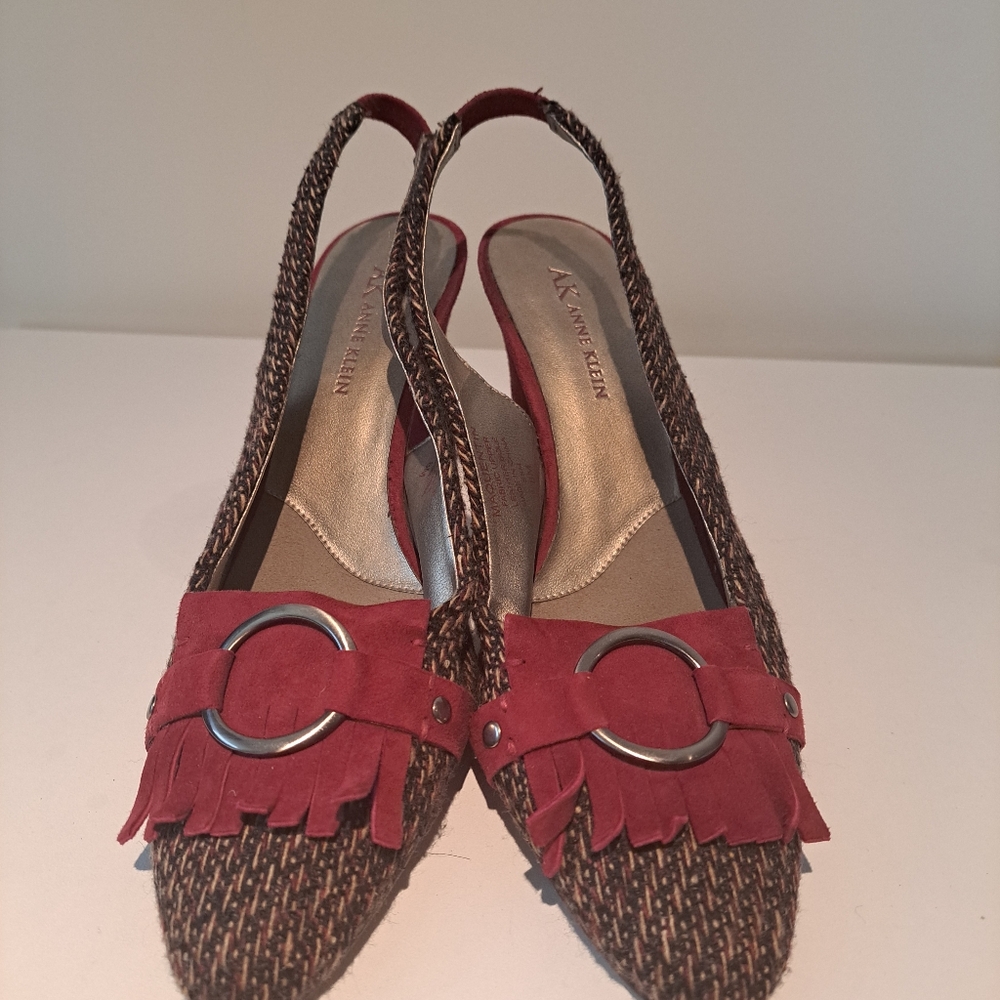 ANNE Klein sandals.
